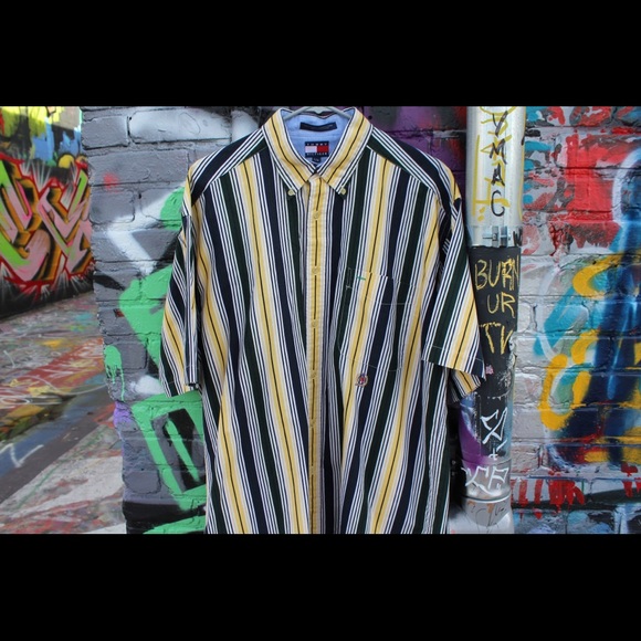 90’s era Tommy Hilfiger button down - Picture 4 of 8